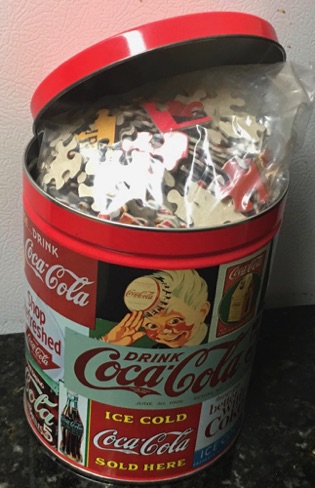02522-2 € 15,00 coca cola puzzle 700 stukjes in blik  (1x met gedeukt blik).jpeg